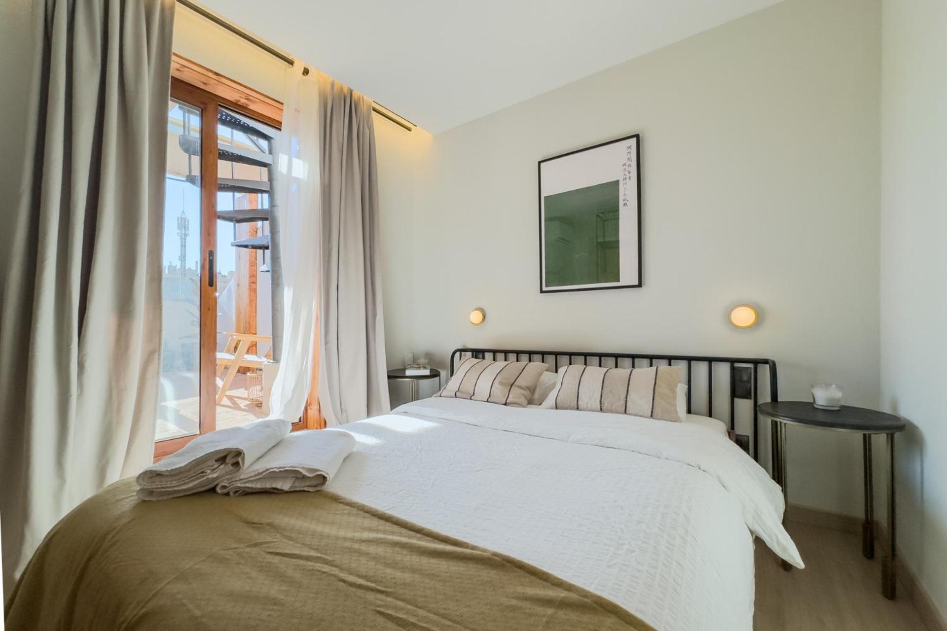 Oasis Suites Downtown Барселона Екстериор снимка
