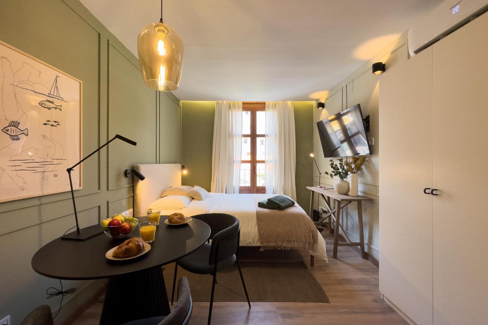Oasis Suites Downtown Барселона Екстериор снимка