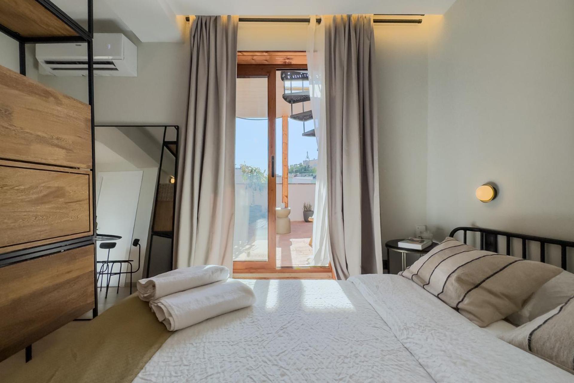 Oasis Suites Downtown Барселона Екстериор снимка