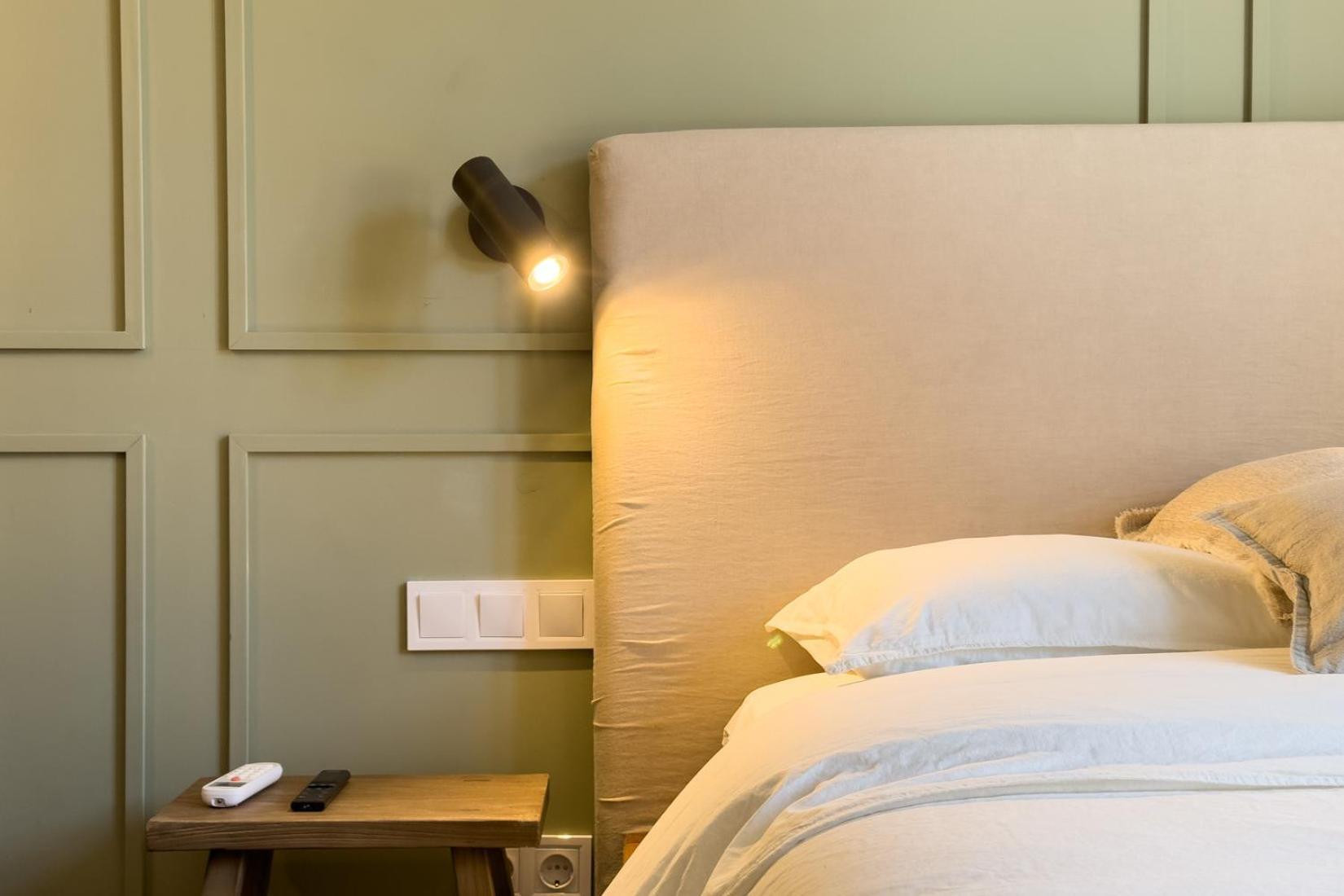 Oasis Suites Downtown Барселона Екстериор снимка