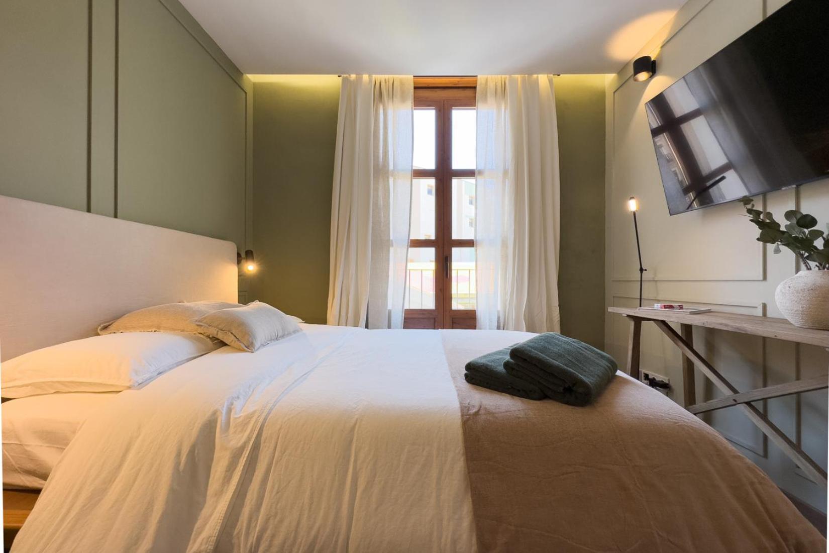 Oasis Suites Downtown Барселона Екстериор снимка