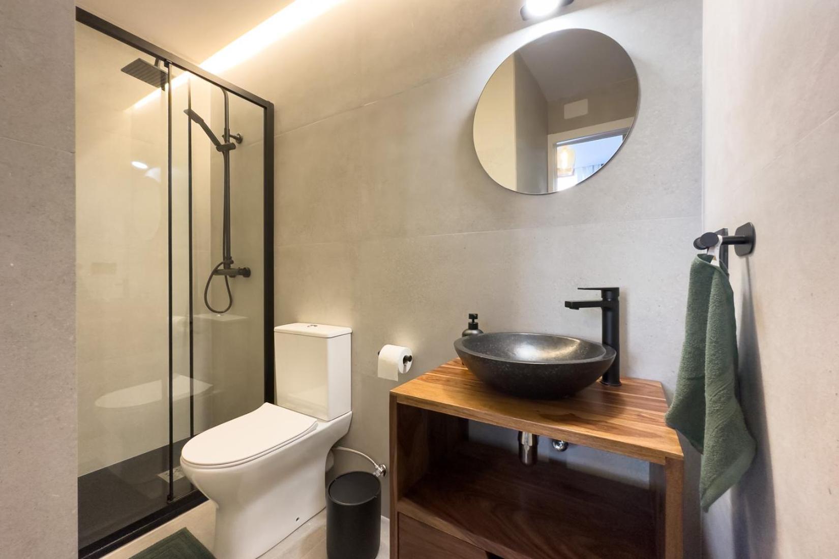 Oasis Suites Downtown Барселона Екстериор снимка