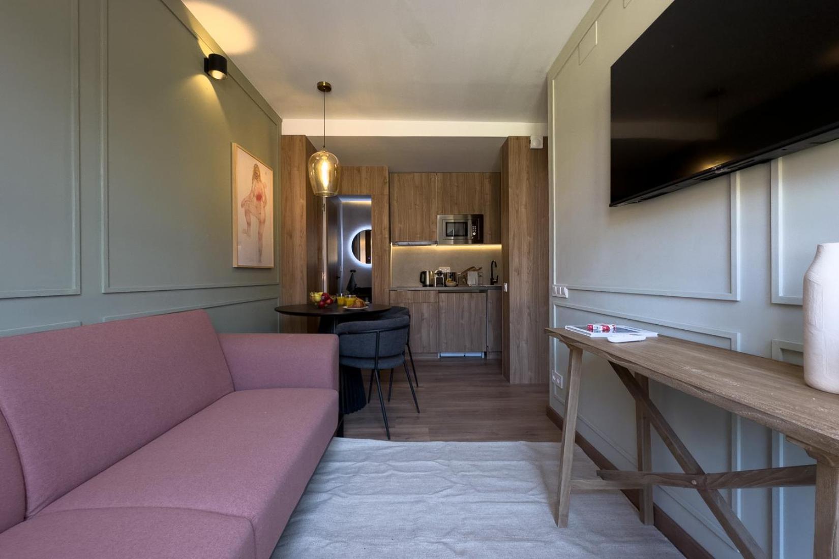 Oasis Suites Downtown Барселона Екстериор снимка